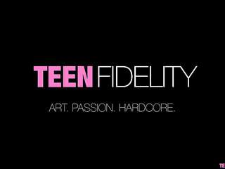 Teen - Dylann Vox